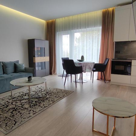 New J&R Apartment Near Girstutis, Free Private Parking & Self Check-In カウナス エクステリア 写真