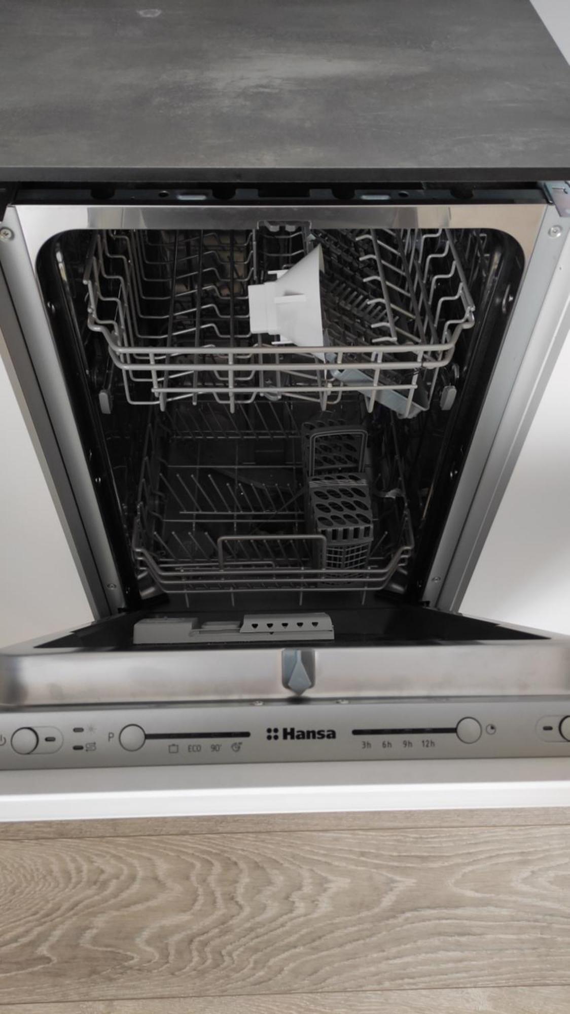 New J&R Apartment Near Girstutis, Free Private Parking & Self Check-In カウナス エクステリア 写真