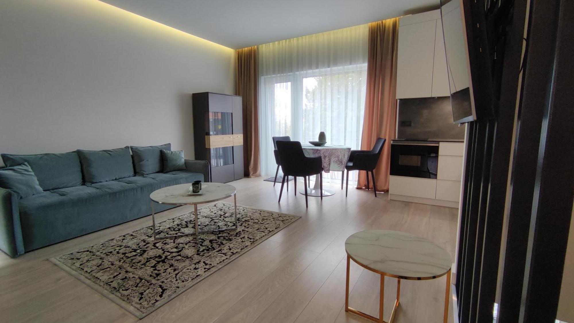 New J&R Apartment Near Girstutis, Free Private Parking & Self Check-In カウナス エクステリア 写真