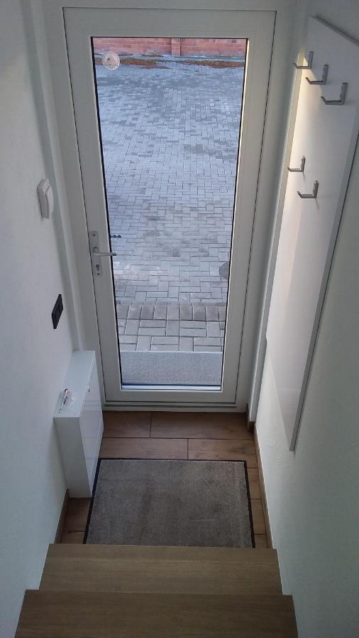 New J&R Apartment Near Girstutis, Free Private Parking & Self Check-In カウナス エクステリア 写真