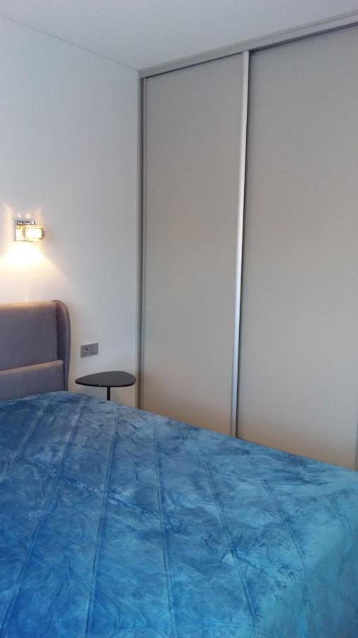 New J&R Apartment Near Girstutis, Free Private Parking & Self Check-In カウナス エクステリア 写真